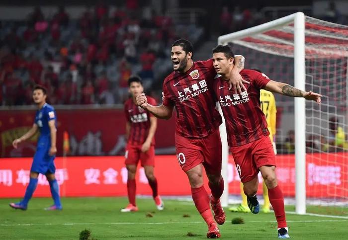 关于上海上港力争战胜大连一方，坚守主场稳定积分的信息